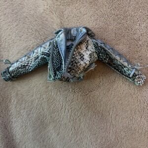 Rainbow High Gabriella Icely Doll Outfit Snake Skin Print Ice Blue Jacket